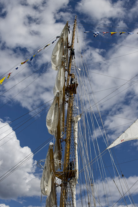 sail ship mast detail