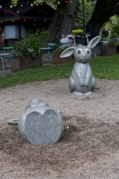 rabbit stone figures